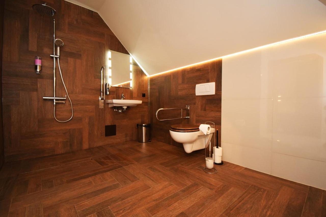 Kraina Jezior Hotel Ostroda Bagian luar foto