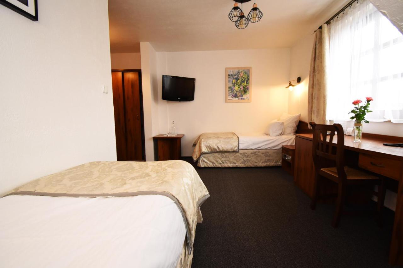 Kraina Jezior Hotel Ostroda Bagian luar foto
